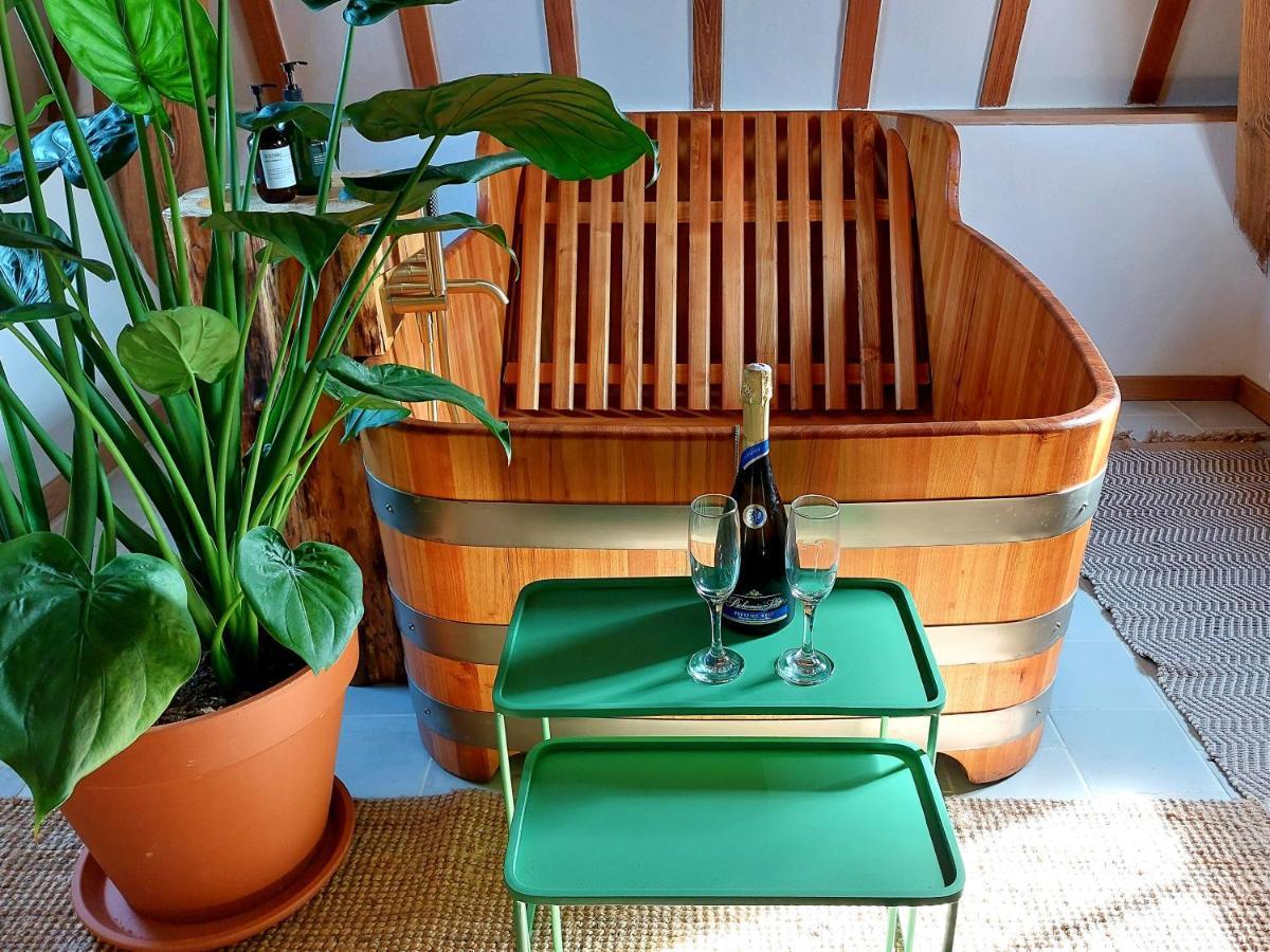 Deluxe Suite Spa Bath